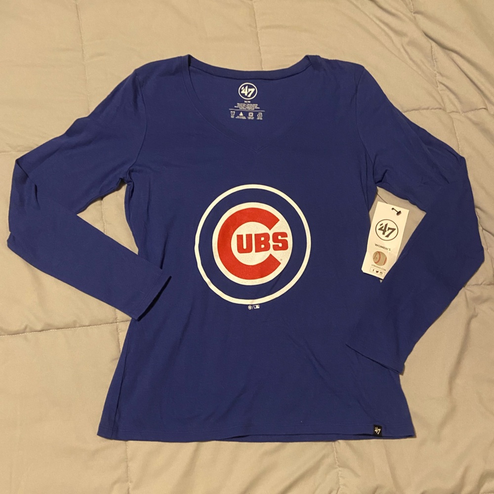 NWT ‘47 Chicago Cubs womens long sleeve v- neck shirt. Size medium.